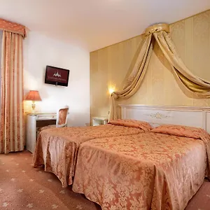 Ambassador Tre Rose Hotel Venise